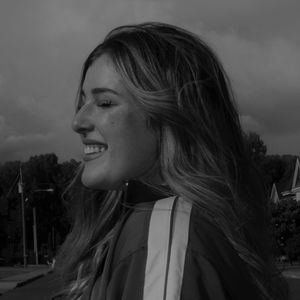 Meet your Posher, Lauralie